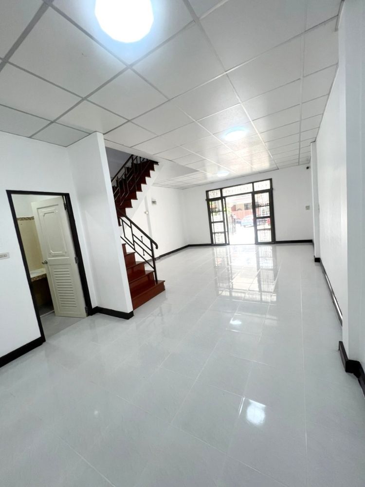 บ้านมีเงินเหลือ!!! ขายทาวน์เฮ้า2 ชั้น (Renovate)  ของแถม 9 รายการ ❤️, ภาพที่ 4