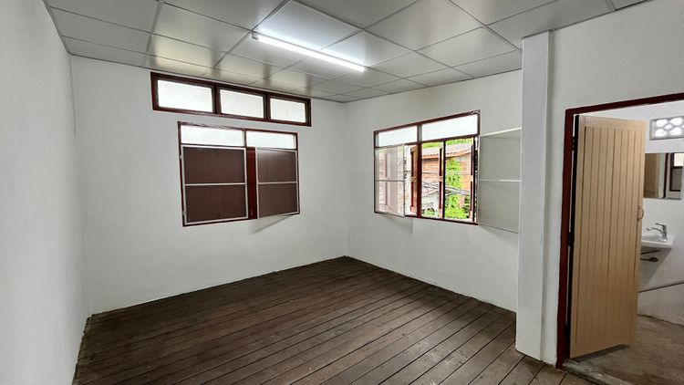 บ้านให้เช่า2ชั้น 2ห้องนอน 2ห้องน้ำ ที่จอดรถ1คัน อยู่ในซอยเพชรเกษม3, ภาพที่ 4