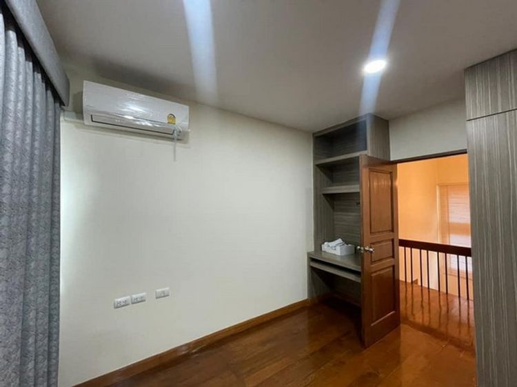 C2233  ให้เช่าบ้านเดี่ยว 2ชั้น 4 ห้องนอน  แยกพิชัย เขตดุสิต ใกล้สามเสน , ภาพที่ 4