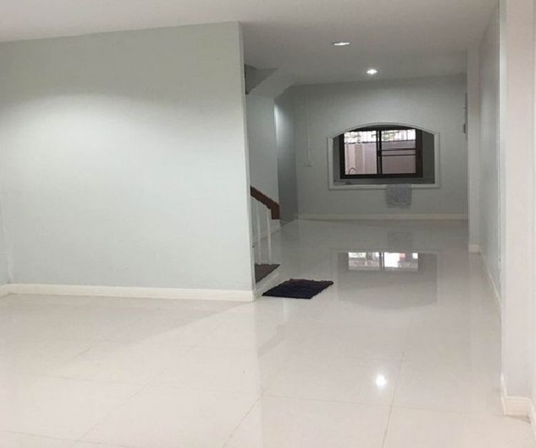 ทาวน์โฮม ให้เช่า 3 ชั้น ลาดพร้าว 29  ใกล้ MRT ลาดพร้าว , ภาพที่ 4