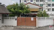 ขายบ้านเดี่ยว 2 ชั้น 142 ตรว. หมู่บ้านสุขนิเวศน์ ซ.งามวงศ์วาน18 (หลังเดอะมอลล์งามวงศ์วาน) สภาพบ้านดี มีสวนร่มรื่น