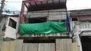Land with old construction town house for sale In the Village Sukhumvit39