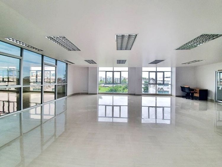 ให้เช่า อาคารสำนักงาน 8 ชั้น สุขุมวิท พื้นที่  1,000  ตรม  จอดรถ  14  , ภาพที่ 4