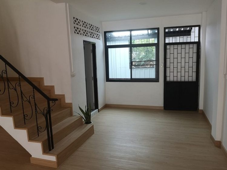 S2082 ขายทาวน์โฮม 3 ชั้น ซอยรัชดาภิเษก​ 3 หลังสถานทูตจีน รีโนเวทใหม่ , ภาพที่ 4