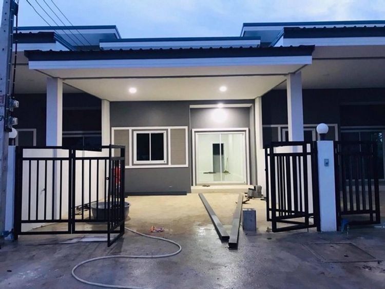 ขายบ้านทาวน์โฮม สร้างใหม่ โครงการลัคกี้โฮมใกล้ตลาดสดสระแก้ว , ภาพที่ 4