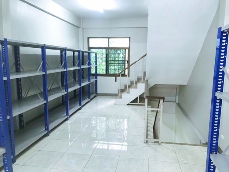 ตลาดถนอมมิตร ให้เช่า-ขาย รีโนเวท MRTรามอินทรา 63-67 หัวมุม  4.5 ชั้น4 , ภาพที่ 4