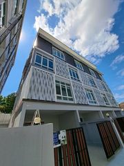 Hallmark Elegant สุขุมวิท 64 โฮมออฟฟิศ 5 ชั้น จังหวัด กรุงเทพมหานคร 