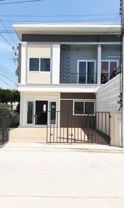 ขายบ้านทาวน์โฮม 2 ชั้น 30.9 ตรว.  3ห้องนอน  3ห้องน้ำ โครงการ Village@Park  ราชพฤก-กาญจนา ราคาเพียง 3.3ลบ. ต่อรองได้ 