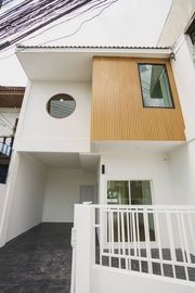 ลดราคาขายบ้านสวย  กลางใจเมือง  เพียง  1.99  ล้านเท่านั้น