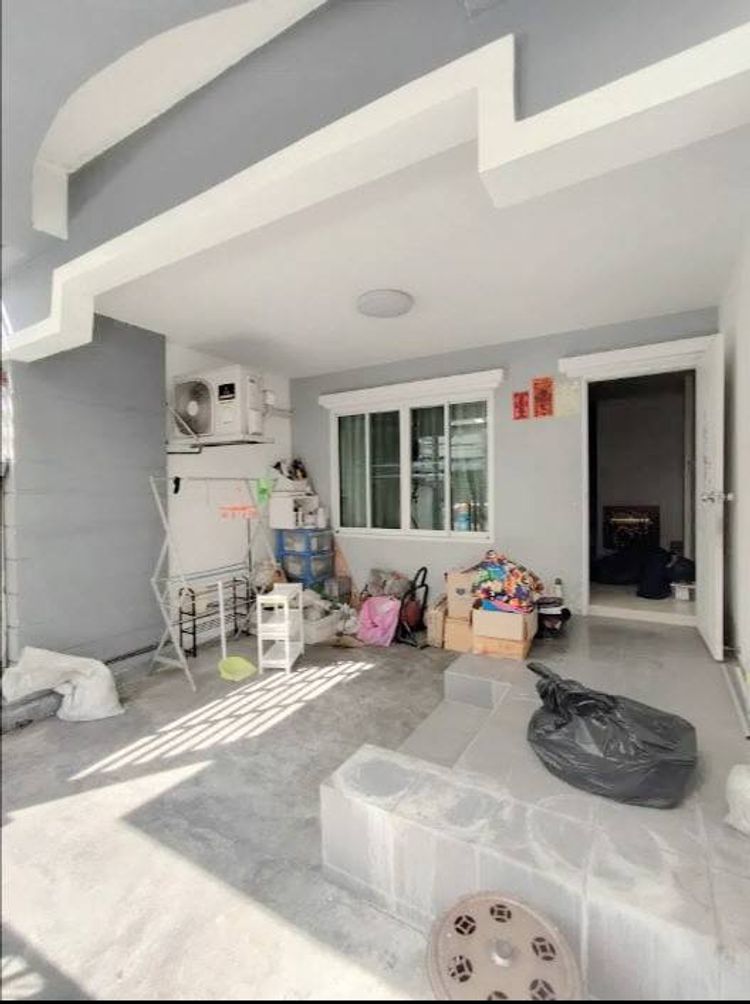 ขายด่วน ทาวน์โฮม 4 ห้องนอน 3 ห้องน้ำ ซอยนวมินทร์86 ติดโลตัสสำนักงานใหญ่, ภาพที่ 4