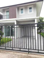 5AMC0063 ให้เช่าบ้านเดี่ยวสองชั้น 3 ห้องนอน 3 ห้องน้ำ 1ห้องรับแขก ขนาดที่ดิน  65   ตร ว.  พื้นที่ใช้สอย 150 ตรม. ราคา 8,500บาทต่อเดือน