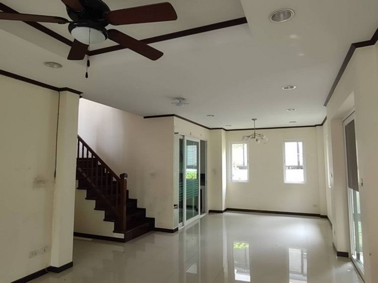 ขายบ้าน  หมู่บ้านวังจารุ ถนนตลิ่งชัน-สุพรรณบุรี บ้านผ่อนตรงกับเจ้าของ , ภาพที่ 4