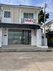 A5MG2168 ให้เช่าอาคารสำนักงานสองชั้น 3 ห้องนอน 2 ห้องน้ำ 1 ห้องครัว  พื้นที่ใช้สอย 23.1  ตรว. พื้นที่ใช้สอย 136 ตรม.  ให้เช่า 30,000บาทต่อเดือน