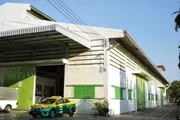 C4186 ให้เช่าโกดังพร้อมออฟฟิศพื้นที่ 750 ตร.ม. รับน้ำหนักได้ 5 ตัน ริมถนนใหญ่ลาดกระบัง ใกล้สนามบินสุวรรณภูมิ