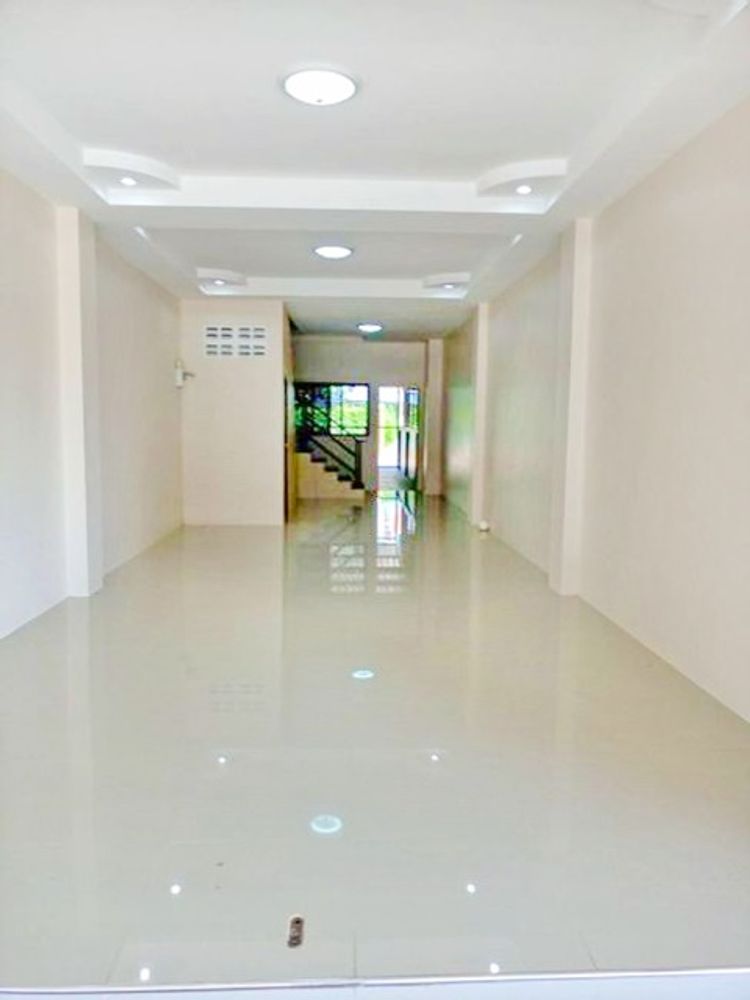 ให้เช่าอาคารพาณิชย์  โรบินสัน โลตัส อมตะนคร  ซิตี้ 3 ชั้น 3 นอน 3 น้ำ 2, ภาพที่ 4