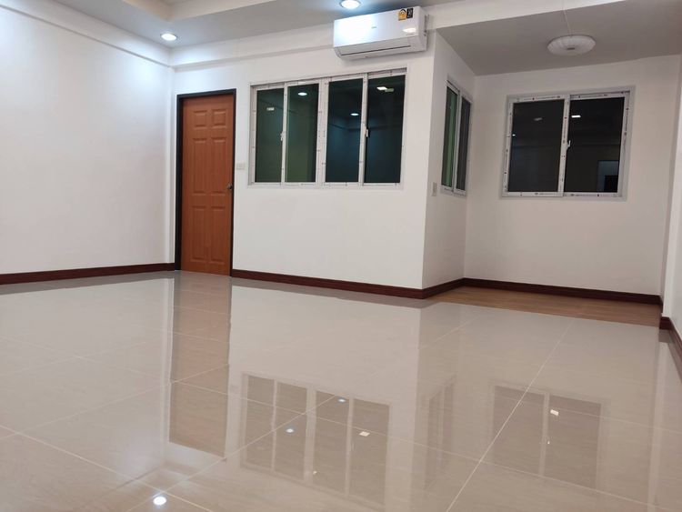 ขายทาวน์โฮม2ชั้น สุขุมวิท68 เนื้อที่ 20 ตรว   ใกล้BTSอุดมสุข บางนา, ภาพที่ 4
