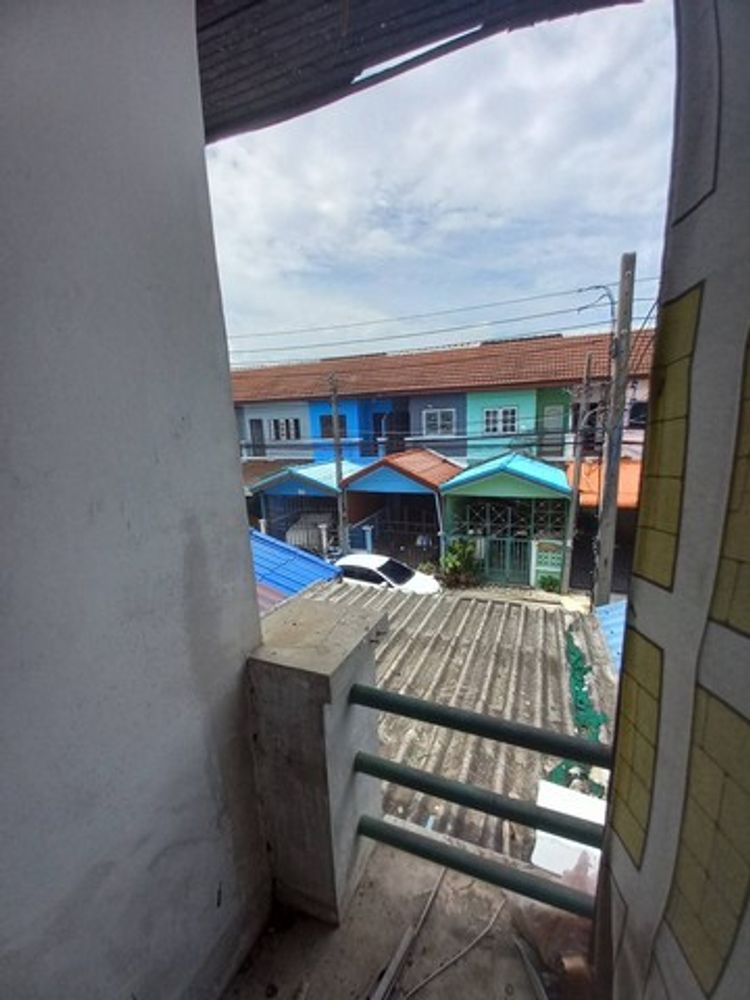 ขายด่วน ทาวน์เฮ้าส์ 16 ตร.ว ม.ฉัตรไพลิน ซ.23 ถ.ลาดหลุมแก้ว ต.ระแหง, ภาพที่ 4