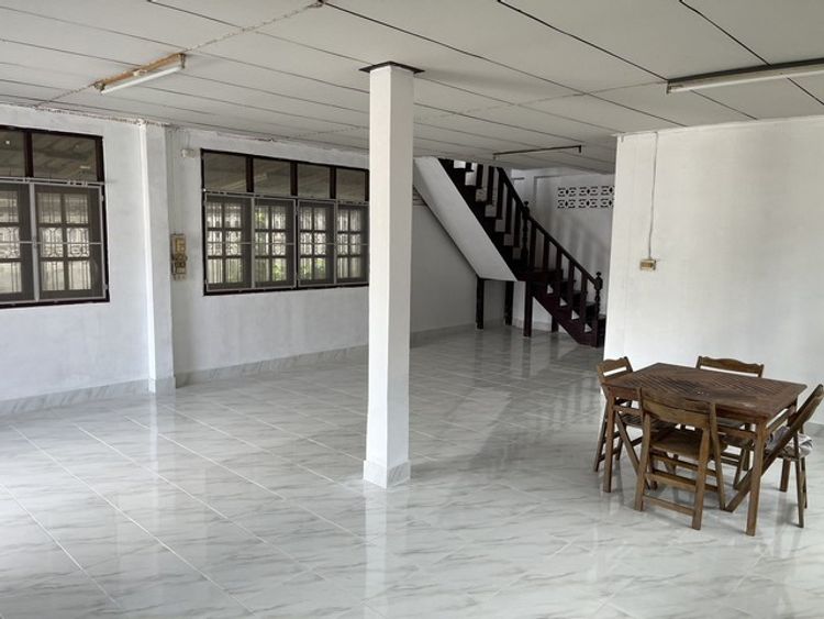 ขายบ้านพร้อมที่ดิน 5 ห้องนอน 2 ห้องน้ำ ตำบล เชียงคาน อำเภอเชียงคาน, ภาพที่ 4