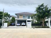 ขาย-ให้เช่าบ้านเดี่ยว 2 ชั้น ย่านรามคำแหง 2 เนื้อที่ 77 ตรว. หมู่บ้านมัณฑนา บางนา-วงแหวน  มี  4 ห้องนอน 5 ห้องน้ำ พื้นที่ใช้สอย 222 ตรม