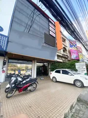 A9MG2991 ให้เช่าอาคารสำนักงาน สำนักงาน Office 2 คูหา 4 ชั้น   มี 4 ห้องนอน  3 ห้องน้ำ 1ห้องรับแขก ขนาดที่ดิน  19.3   ตร ว.    ให้เช่า 70,000บาทต่อเดือน  