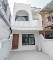 ทาวน์โฮม 2 ชั้น บ้านตกแต่งใหม่ทั้งหมด  ทำเลทองใกล้เซ็นทรัลเฟสติวัล