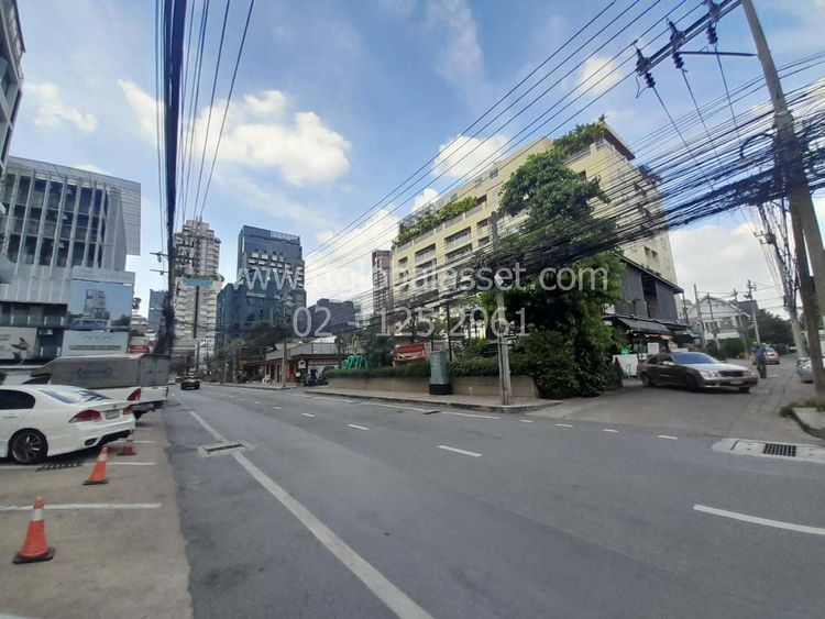 ที่ดินพร้อมสิ่งปลูกสร้าง ซอยสุขุมวิท 33, ภาพที่ 4