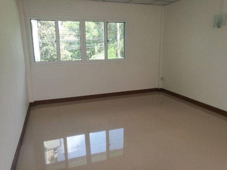 ให้เช่าบ้าน 2 ชั้น หมู่บ้านเสรี 5 ใกล้เดอะไนน์ พระราม 9 ( บ้านแฝด ), ภาพที่ 4