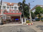 ทาวน์โฮม หมู่บ้านเออร์เบิน สาทร : 40 ตร.วา 250 ตร.ม. 3 ห้องนอน / 3 ห้องน้ำ เดินทางสะดวก ใกล้ BTS บางหว้า