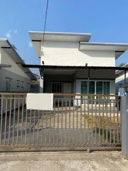 🌱ASS1681🌱 ให้เช่าบ้านเดี่ยวชั้นเดียว 2ห้องนอน 2ห้องน้ำ 1ห้องครัว 1ห้องรับแขก   ขนาดที่ดิน 53ตรว.   ให้เช่า  7,000 บาทต่อเดือน 