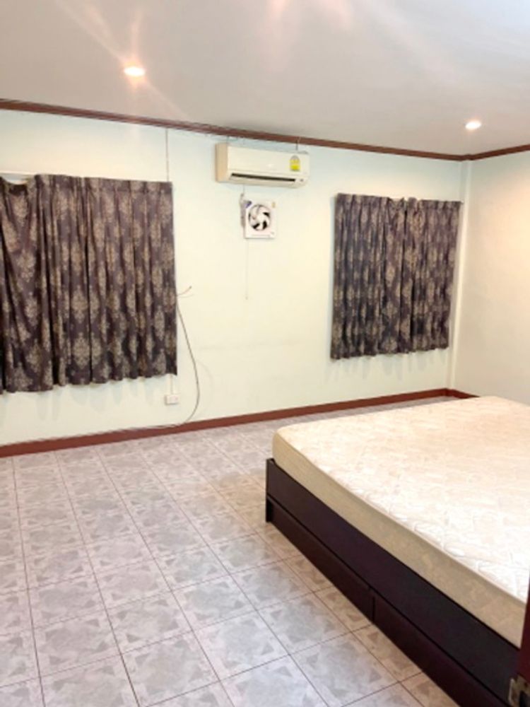 ทาวน์เฮ้าส์ 24 ตรว.สนามบินดอนเมือง เฟอร์ครบ  ติดถนนวิภาวดี74-80  7-11 , ภาพที่ 4