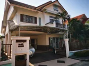 AH-T982 ให้เช่าบ้านเดี่ยว 2 ชั้น 55 ตร.วา เฟอร์ครบ ม.ธารารมณ์ PARKWAY CHALET ซอยรามคำแหง 190/1 ย่านมีนบุรี ใกล้รร.นานาชาติร่วมฤดี 