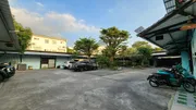 ที่ดินพร้อมออฟฟิศสำนักงาน ซอยโชคชัย4 (ใกล้โรงพยาบาลเปาโลโชคชัย4) เนื้อที่ 281 ตารางวา แปลงริม