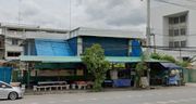 ให้เช่าที่ดิน พร้อมอาคารปั้มน้ำมันเดิมในตลาดท่าเรือพระแท่น หน้ากว้าง 25 เมตร ลึก 20 เมตร