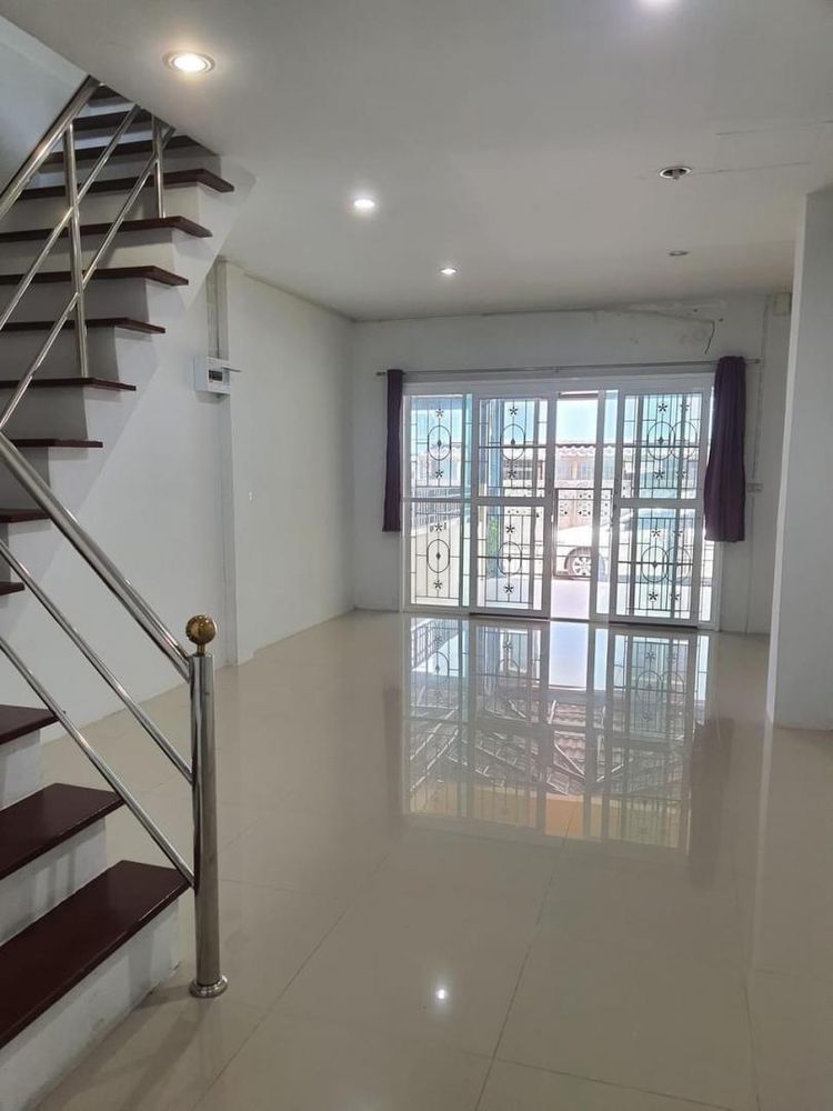 M34 ให้เช่าทาวน์โฮม 3 ชั้น รีโนเวทใหม่ทั้งหลัง หมู่บ้านภัสราวัล 52 แยก , ภาพที่ 4