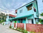 CSS101365 🏡ขาย !! หอพักสองชั้น ใกล้ตลาดเจดีย์แม่ครัว 🏡  หอพักสองชั้น  27ห้องนอน   27ห้องน้ำ    เนื้อที่ดิน  1งาน  65ตรว.  ขายในราคา  6.9 ล้านบาท 