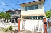 ให้เช่าบ้าน 3 หลังพื้นที่เดียวกัน 105 ตร.วา เหมาะทำ HomeOffice ถนนงามวงศ์วาน ตรงข้าม The Mall งามวงศ์วาน (AH-T832)