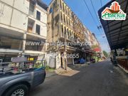 ที่ดินพร้อมสิ่งปลูกสร้าง ซอยราชปรารภ (ใกล้โรงแรมอินทรา รีเจนท์) เนื้อที่ 80.1 ตารางวา