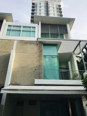 ขายทาวน์โฮม ใก้ลสถานีรถไฟฟ้า MRT ลาดพร้าว โครงการเดอะแลนด์มาร์คเรสซิเด้นซ์ ลาดพร้าว เนื้อที่50 ตร.ว.มี3ชั้นหลังใหญ่ ย่าน จตุจักร 