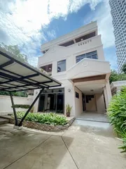 รหัสC5690 ให้เช่าบ้านเดี่ยว 4ชั้น เพิ่งรีโนเวทใหม่ ถนนสุขุมวิทซอย4 ใกล้ถนนเพลินจิต ใกล้ BTS นานา