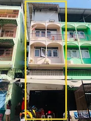 ขายพร้อมผู้เช่า ตึกพาณิชย์ 3.5 ชั้น ใกล้รถไฟฟ้า ใกล้โรงเรียน ใกล้โรงพยาบาล