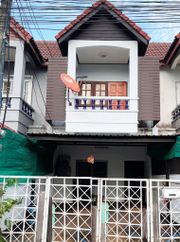 5A3MG0829 ให้เช่าทาวน์โฮมสองชั้น  2 ห้องนอน  2 ห้องน้ำ  1ห้องรับแขก    ขนาดที่ดิน  16.8 ตร ว.   ราคา  8,000บาทต่อเดือน 