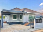5AWC0025 ให้เช่าบ้านเดี่ยวชั้นเดียว 3 ห้องนอน  2ห้องน้ำ 1ห้องรับแขก ขนาดที่ดิน  57.4  ตร ว.   ให้เช่า 7,000บาทต่อเดือน 