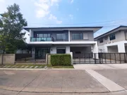 บ้านเดี่ยว หลังใหญ่ แปลงมุม หมู่บ้าน คาซ่า แกรนด์ สุขาภิบาล 5 โดย ควอลิตี้เฮ้าส์