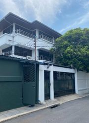 ให้เช่าบ้านเดียว3ชั้น  นราธิวาส10 ทำเลนใจกลางเมือง สาทร สีลม  ใกล้BTSเซ็นต์หลุยส์ ช่องนนทรี