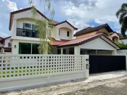 ขายบ้านเดี่ยว 2 ชั้นครึ่ง ทำเลวัชรพล ทำใหม่ทั้งหลัง หมู่บ้านชนชอบธันธวัช วัชรพล ชอย 3 เดินทางสะดวก ใกล้ทางด่วน จตุโชติ