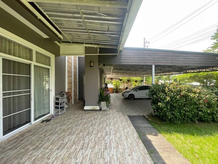 For Sale Large modern family home  comprising 7 bedrooms, 5 bathrooms a, ภาพที่ 4