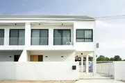 AHD1538 ให้เช่าบ้านแฝดสองชั้น 3ห้องนอน   3ห้องน้ำ   1ห้องรับแขก ขนาดที่ดิน 35ตร ว.  ให้เช่า   14,000บาทต่อเดือน 
