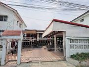 บ้านออกแบบไม่เหมือนใคร!! ใกล้ BTS สะพานใหม่ ขายบ้านเดี่ยว 1 ชั้น ซอยพหลโยธิน 52 พื้นที่ 51 ตร.วา 2 ห้องนอน 2 ห้องน้ำ 1 ห้องครัว มีโรงจอดรถ 