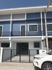 2A2MG0456 ให้เช่าบทาวน์โฮมสองชั้น     พื้นที่  20.9  ตารางวา มี 3 ห้องนอน 3 ห้องน้ำ 1 ห้องครัว จอดรถได้ 1 คัน  ราคา 15,000 บาทต่อเดือน 