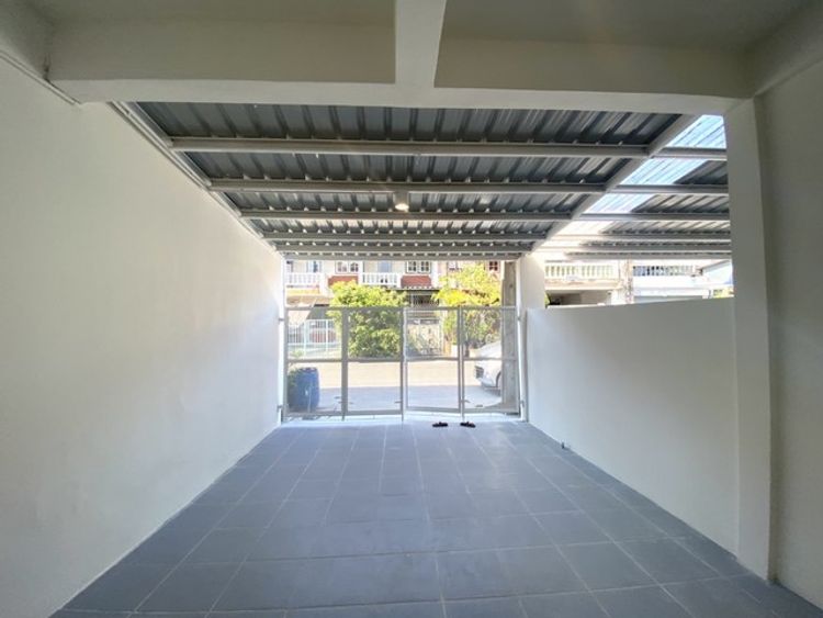 vาย บ้านทาวน์เฮ้าส์  รีโนเวทใหม่ จรัญ35 ใกล้รถไฟฟ้า  ราคา 3.5 ล้านบาท, ภาพที่ 4